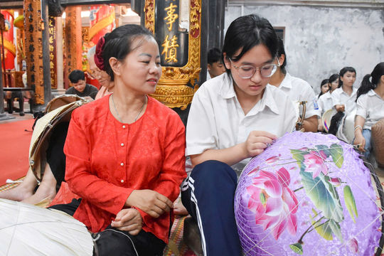 Ra mắt trung tâm học tập cộng đồng điểm gắn với phát triển làng nghề