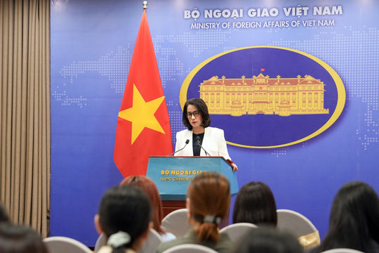 Bộ Ngoại giao thông tin về vụ chìm cano và tái khẳng định lập trường về Biển Đông