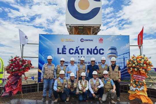 Cất nóc Đài Kiểm soát không lưu, sân bay Quảng Trị tăng tốc về đích