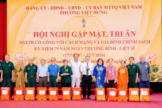 Phường Việt Hưng tri ân người có công, lan tỏa đạo lý "Uống nước nhớ nguồn"