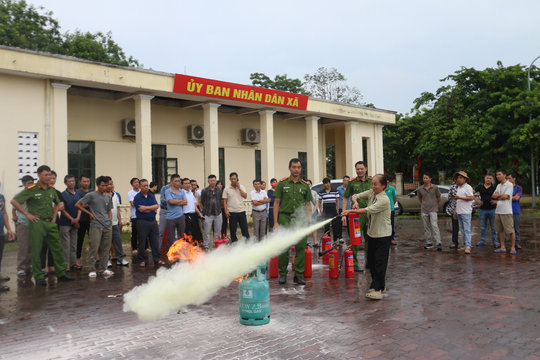Xã Tây Phương: Tập huấn nghiệp vụ phòng cháy cho chủ hộ kinh doanh