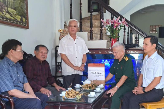 Hội Người cao tuổi Hà Nội thăm, tri ân cán bộ là thương binh, con liệt sĩ