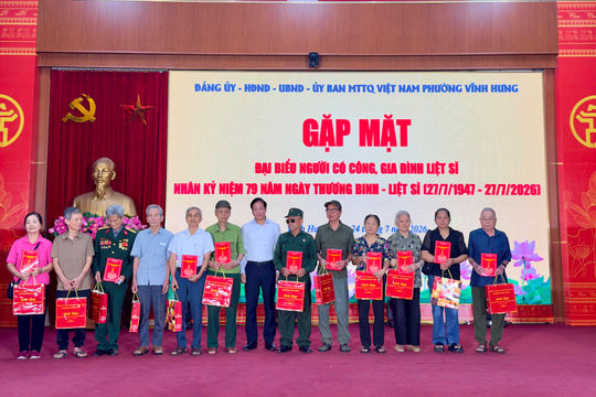 Phường Vĩnh Hưng gặp mặt người có công nhân kỷ niệm 79 năm Ngày Thương binh - Liệt sĩ