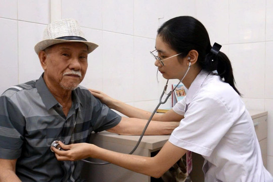Đưa bác sĩ về gần nhân dân bằng cơ chế đặc thù
