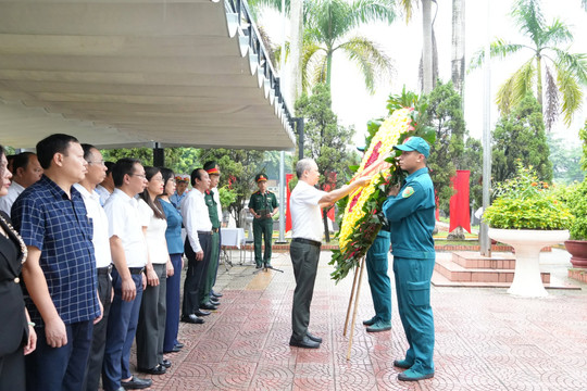 Phường Phú Diễn lan tỏa nghĩa tình với chuỗi hoạt động tri ân người có công