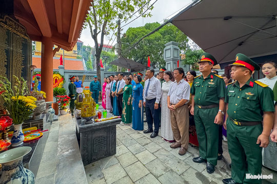 Phường Ngọc Hà: Dâng hương tri ân các anh hùng liệt sĩ