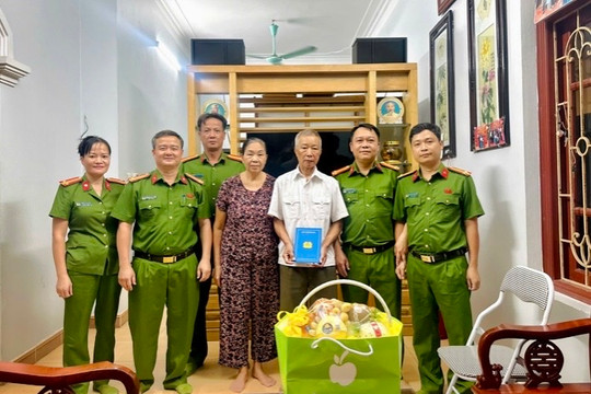 Công an phường Phú Thượng tri ân thương, bệnh binh nhân kỷ niệm Ngày Thương binh - Liệt sĩ
