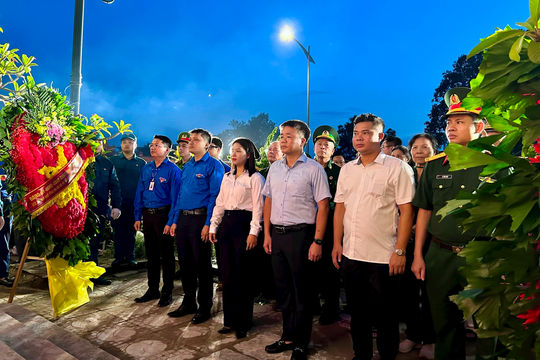 Tuổi trẻ phường Hoàng Mai thắp nến tri ân các Bà mẹ Việt Nam Anh hùng, Anh hùng liệt sĩ