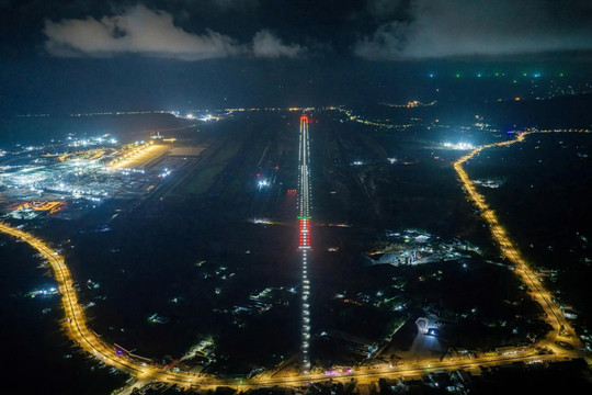 Đường cất hạ cánh dài 3.300m tại sân bay Phú Quốc sẵn sàng đón chuyến bay hiệu chuẩn