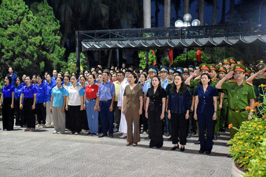 Phường Tây Tựu thắp nến tri ân các Anh hùng liệt sĩ