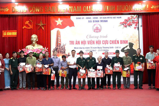 Xã Bình Minh trao 156 suất quà tri ân các cựu chiến binh