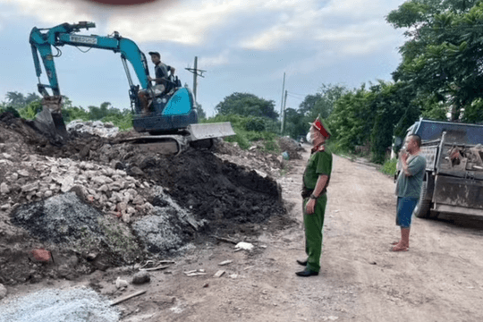 Phường Bồ Đề huy động sức mạnh tập thể nghiêm trị “rác tặc”