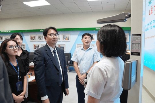 KOTRA Hà Nội trao tặng thiết bị y tế cho bệnh nhi và các đối tượng yếu thế tại Hà Nội