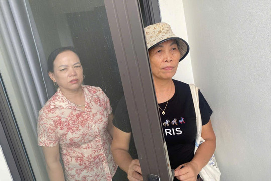 Trại lợn gây ô nhiễm bên sông Cà Lồ, người dân không dám mở cửa nhà