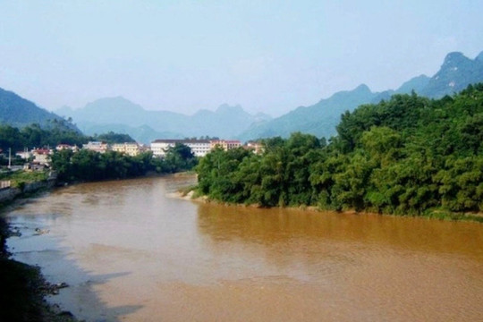 Hà Nội báo động lũ trên sông Tích