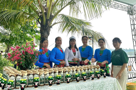 Phụ nữ Yên Bài khởi nghiệp từ tài nguyên bản địa
