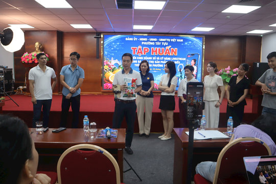 Phường Tây Tựu phát triển kinh doanh số, hỗ trợ người dân quảng bá sản phẩm
