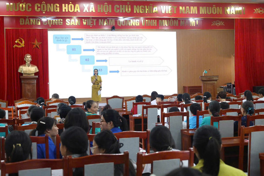 “Cầu nối” giúp tình làng nghĩa xóm bền chặt