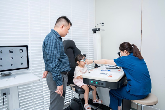 Báo động cận thị học đường: Thêm mô hình chuẩn quốc tế bảo vệ thị lực trẻ tại Việt Nam