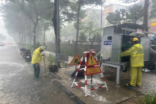 Hà Nội: Huy động xe bơm, vận hành trạm bơm ứng phó mưa lớn