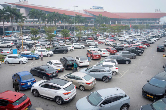 Từ ngày 3-8, sân bay Nội Bài thay đổi vị trí đón, trả khách và dừng đỗ xe