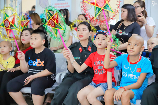 Bảo đảm tất cả trẻ em đều được đón Tết Trung thu