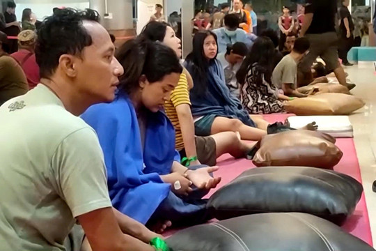 [Video]Vụ cháy phà ở Indonesia: 28 người vẫn đang mất tích