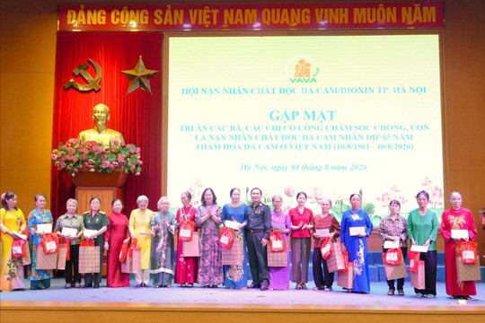 Hà Nội tri ân những người thầm lặng chăm sóc nạn nhân chất độc da cam