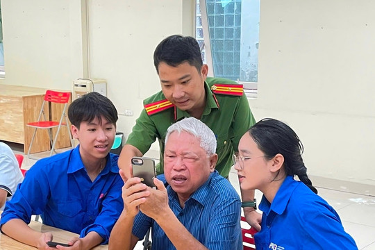 Phường Phú Thượng: Đưa chuyển đổi số trong công tác Đảng đi vào thực chất