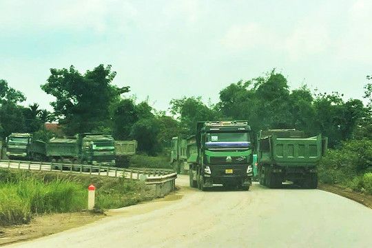 Quản trị vùng đất bãi ven sông của Hà Nội: Lập lại kỷ cương để mở lối phát triển Bài 3: Sau những biển cấm và hàng cọc bê tông