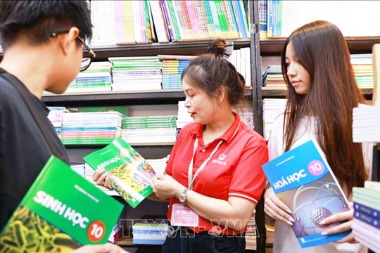 Thực hiện chính sách miễn phí sách giáo khoa và các khoản hỗ trợ đầu năm học 2026-2027