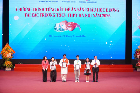 Sân khấu học đường góp phần cho học sinh Thủ đô phát triển toàn diện