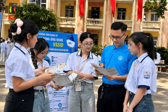 Bảo hiểm y tế - thêm điểm tựa cho học sinh, sinh viên