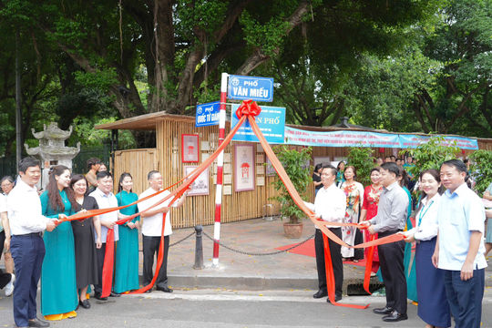 Phường Văn Miếu - Quốc Tử Giám ra mắt các tuyến phố, điểm kinh doanh chuyển đổi số