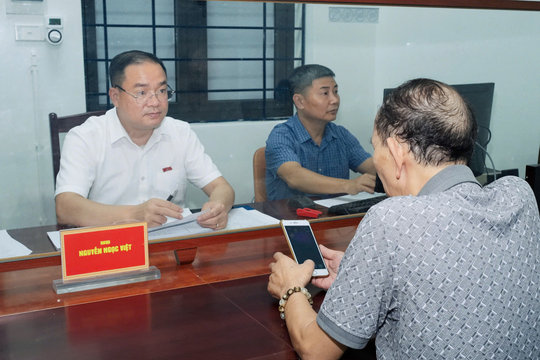 Đại biểu Quốc hội thành phố Hà Nội tiếp công dân theo quy chế