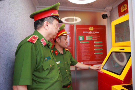 Ra mắt mô hình Kiosk “Trạm Cảnh sát thông minh”