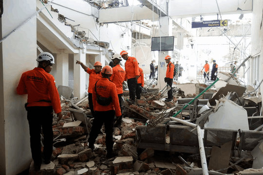 38 người thiệt mạng sau động đất mạnh tại Indonesia
