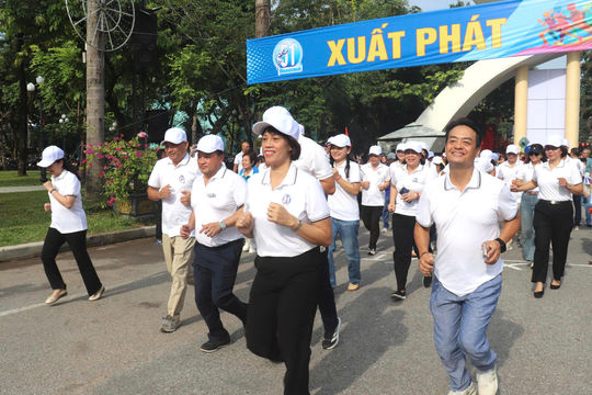 Phường Bạch Mai: Chung kết Giải chạy Báo Hànộimới - Vì hòa bình