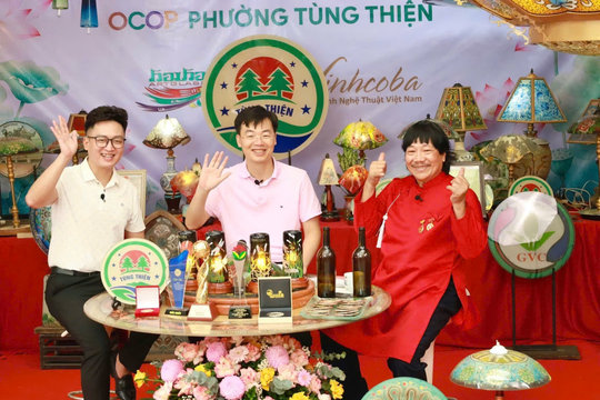 Phường Tùng Thiện đẩy mạnh quảng bá OCOP trên nền tảng số