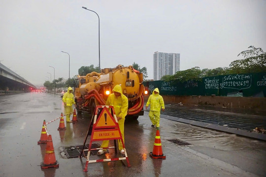 Hà Nội chủ động phương án tiêu thoát nước, chống ngập trước đợt mưa lớn kéo dài