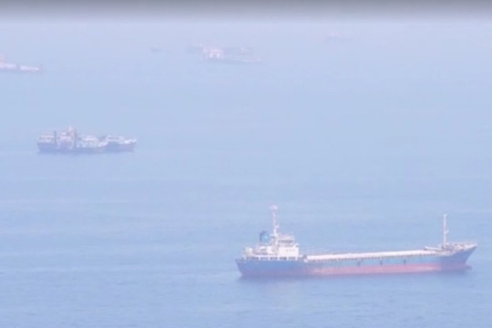 Iran tìm lối mở tại Hormuz giữa sức ép kinh tế