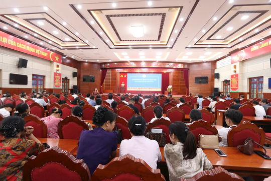 Đưa chính sách phát triển sản phẩm, dịch vụ chăm sóc, phục vụ người cao tuổi vào cuộc sống