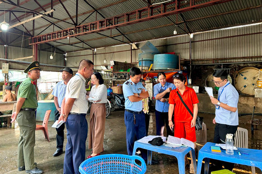 Phường Hoàng Mai kiểm tra tháo gỡ điểm nghẽn chợ cá Yên Sở
