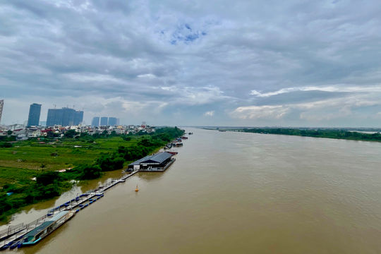 Hà Nội: Các xã, phường ven sông chủ động ứng phó khi thủy điện Hòa Bình xả lũ