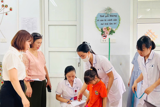 Xã Ô Diên: Khám sức khỏe định kỳ miễn phí cho trẻ em trên địa bàn