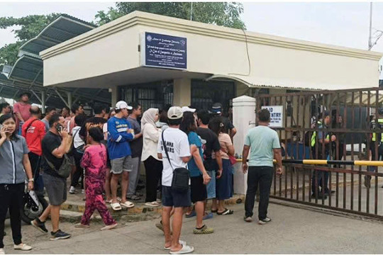 Học sinh nổ súng tại trường học Philippines, hai người thiệt mạng