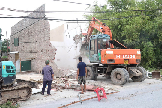Xã Đại Xuyên: Nhân dân đồng thuận tháo dỡ công trình vi phạm