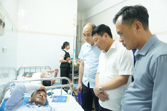 Lãnh đạo MTTQ thành phố Hà Nội thăm hỏi, hỗ trợ nạn nhân vụ cháy tại phường Chương Mỹ