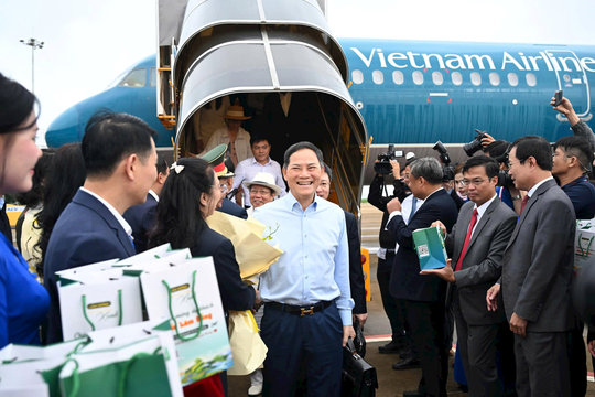 Sân bay Liên Khương mở cửa trở lại sau hơn 5 tháng, các chuyến bay chính thức được nối lại
