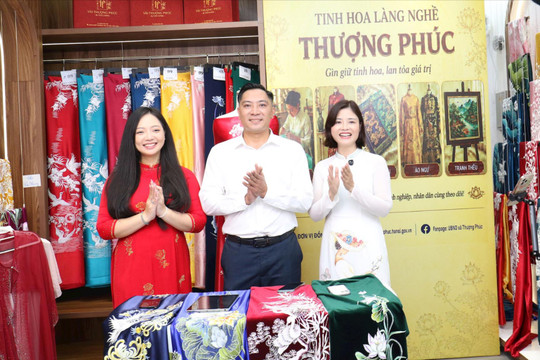 Chốt gần 600 đơn trong phiên livestream tinh hoa làng nghề Thượng Phúc